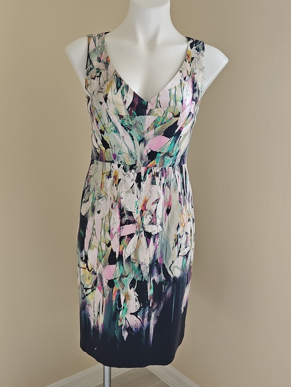 ELIE TAHARI Multicolor Abstract V-Neck Sheath Cotton Dress